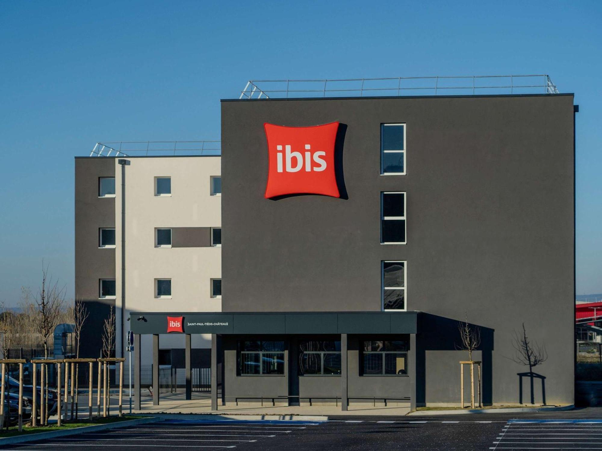 Ibis Saint Paul Trois Chateaux Exterior photo